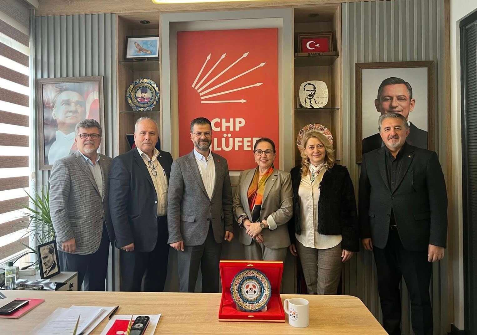 CHP Bursa Nilüfer İlçe Başkanı Sayın Özgür ŞAHİN’i, Gemlik Belediye Başkanı Sayın Şükrü DEVİREN’i ve Bursa Büyükşehir Parklar ve Bahçeler Şube Müdürü Sayın Münire ÇARIKÇI’yı makamlarında ziyaret ettik.